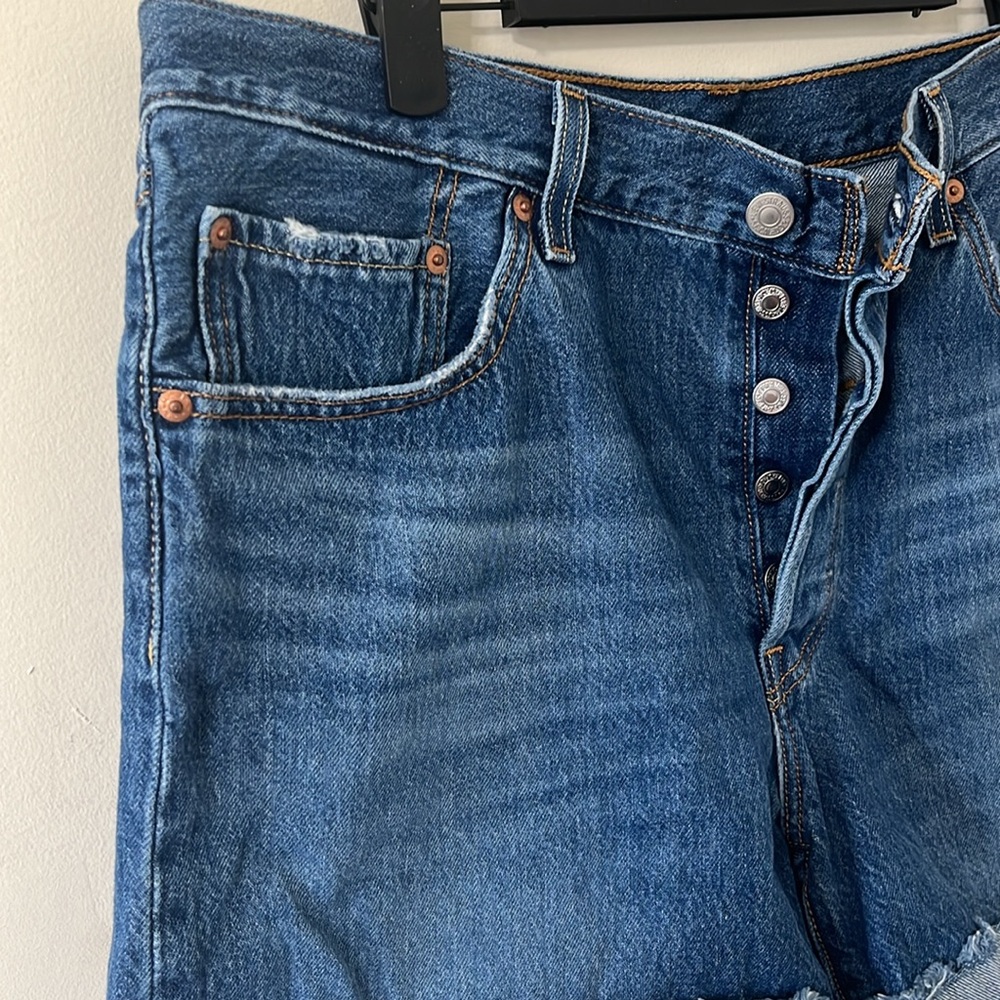 Levi’s Original Fit High-Rise 501 Dark Wash Denim Shorts Size 32 - Picture 5 of 11